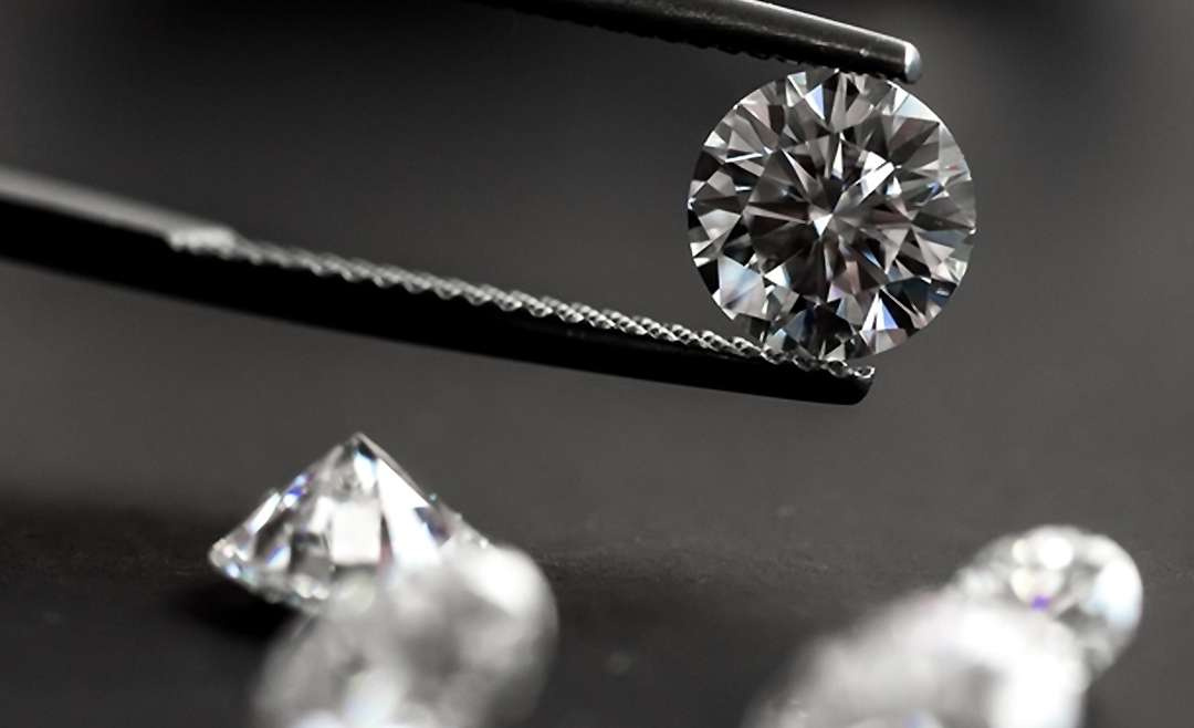 เพชร LAB GROWN DIAMOND ของ DE BEERS สามารถผลิตได้ในขนาด 2 กะรัตแล้ว !