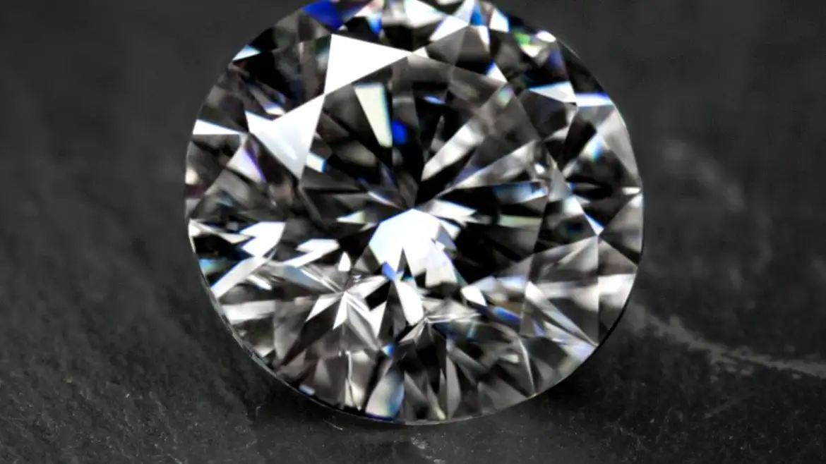 เพชรแล็บคืออะไร (Lab Grown Diamond) รู้จัก Lab Grown Diamond ให้มากขึ้น