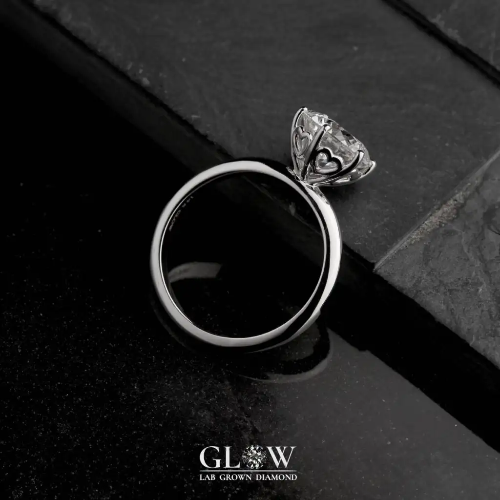 แหวนเพชรแล็บ จาก GLOW